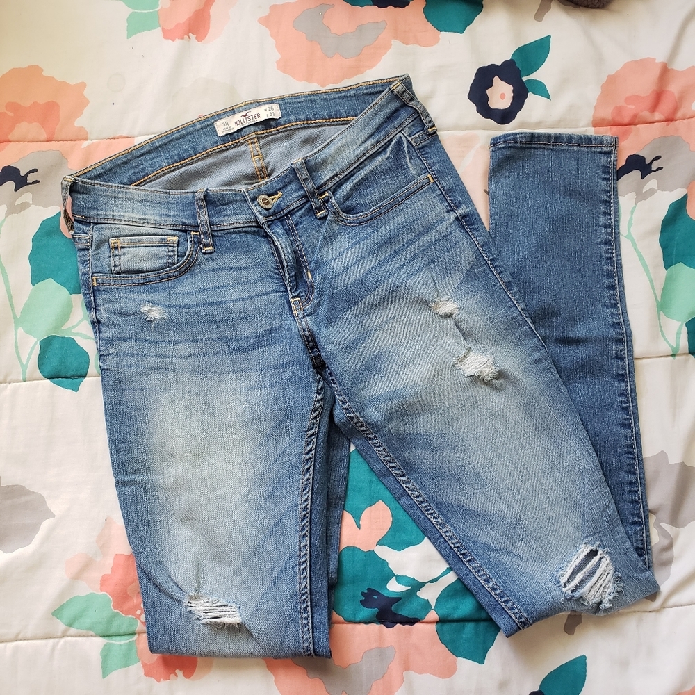 ❗️MOVING SALE 🚚 Low Rise Skinny Jeans